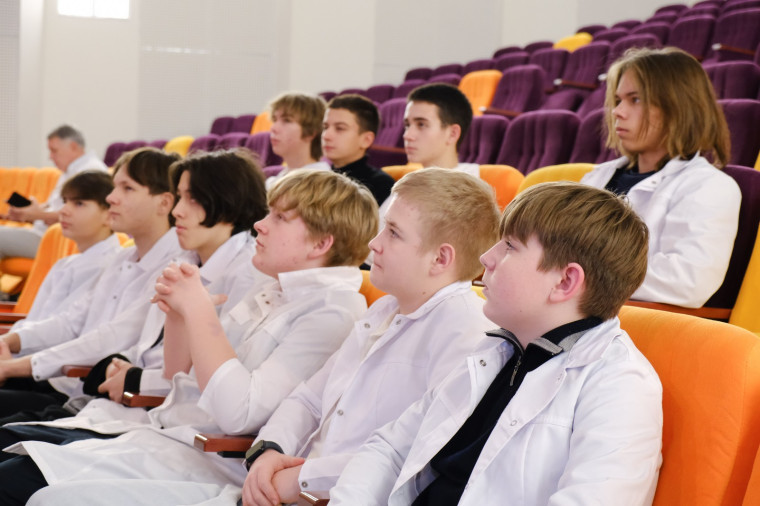 МЕДИЦИНСКИЕ КЛАССЫ: ПРОВЕЛИ ПРОФИЛАКТИЧЕСКИЕ МЕРОПРИЯТИЯ В РАМКАХ РЕАЛИЗАЦИИ НАЦИОНАЛЬНОГО ПРОЕКТА «ПРОДОЛЖИТЕЛЬНАЯ И АКТИВНАЯ ЖИЗНЬ».
